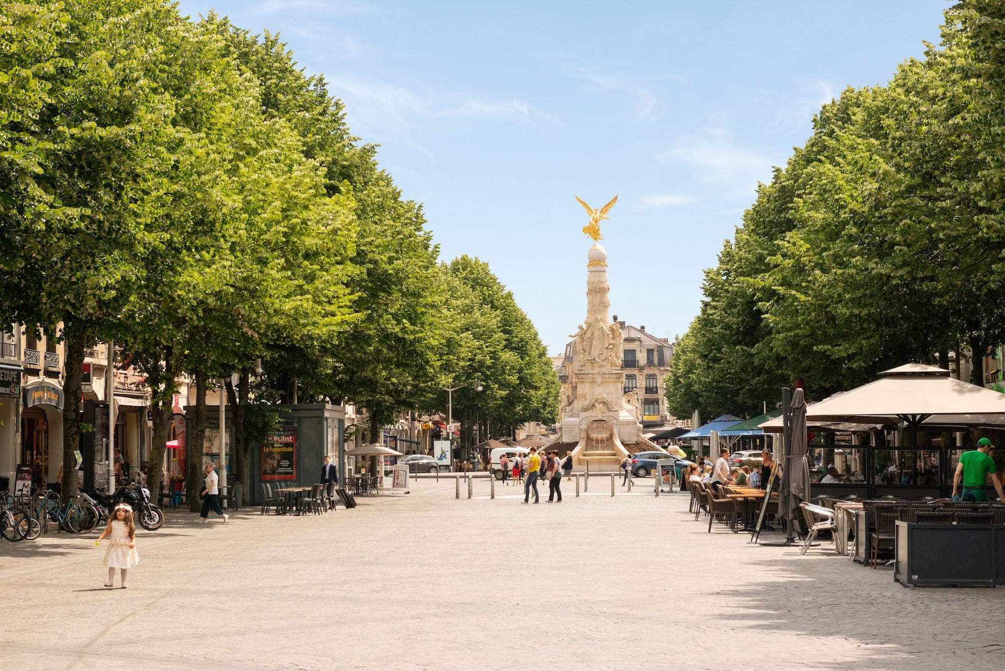 Hotel Bristol Reims Zewnętrze zdjęcie