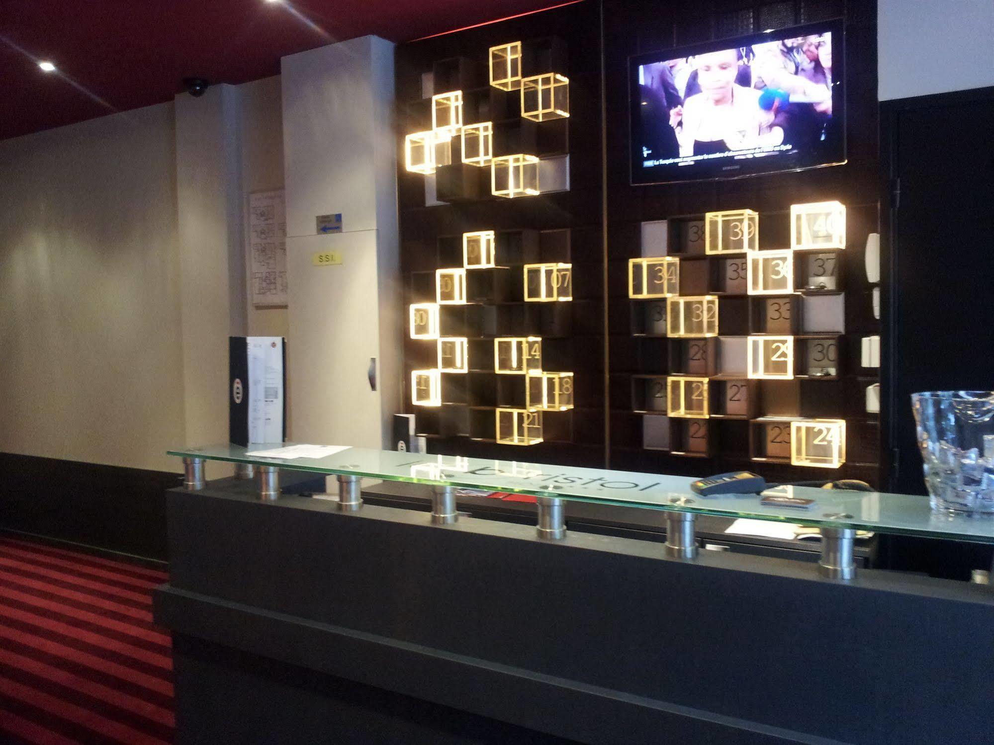 Hotel Bristol Reims Zewnętrze zdjęcie